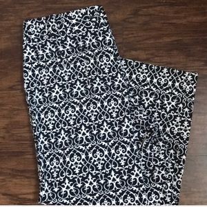 🖤ANN TAYLOR🖤SCROLL WORK MARGO FIT CAPRIS🖤